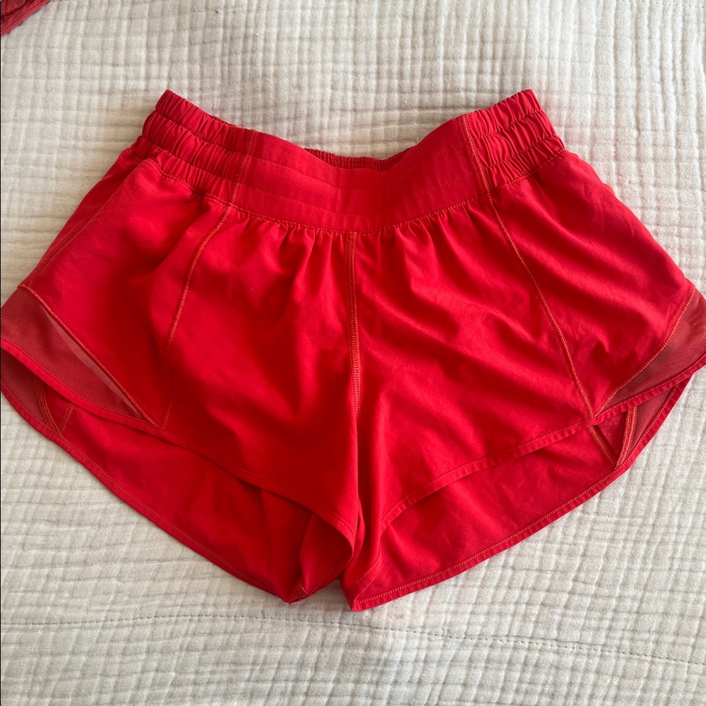 Lululemon Hotty Hot Shorts 2.5”